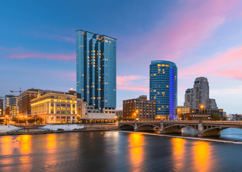 The Best Movers in grandrapids Working with iMoving